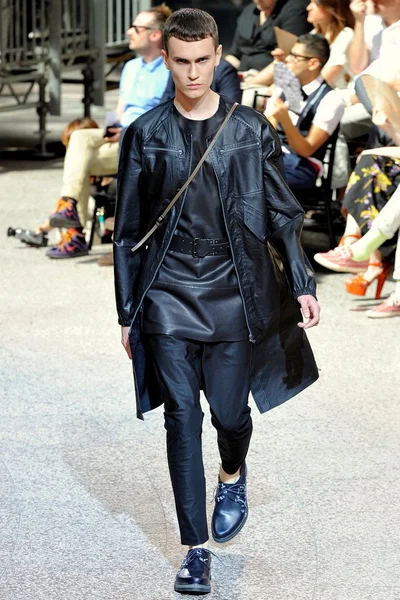 Look 5